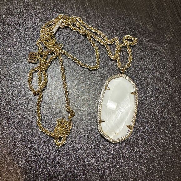 Kendra Scott Rae Ivory Mother of Pearl in gold tone necklace! - Picture 3 of 11